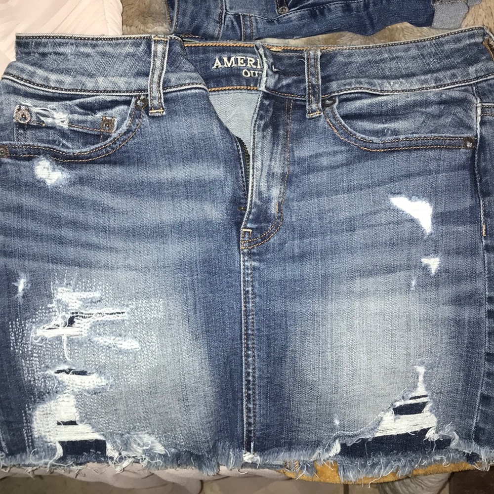 American eagle, ripped mini skirt
